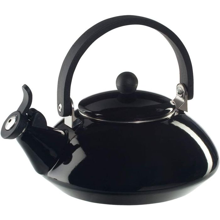Le Creuset Zen Stove Kettle With Pipe Enamelled Steel 1.5L Glossy Black