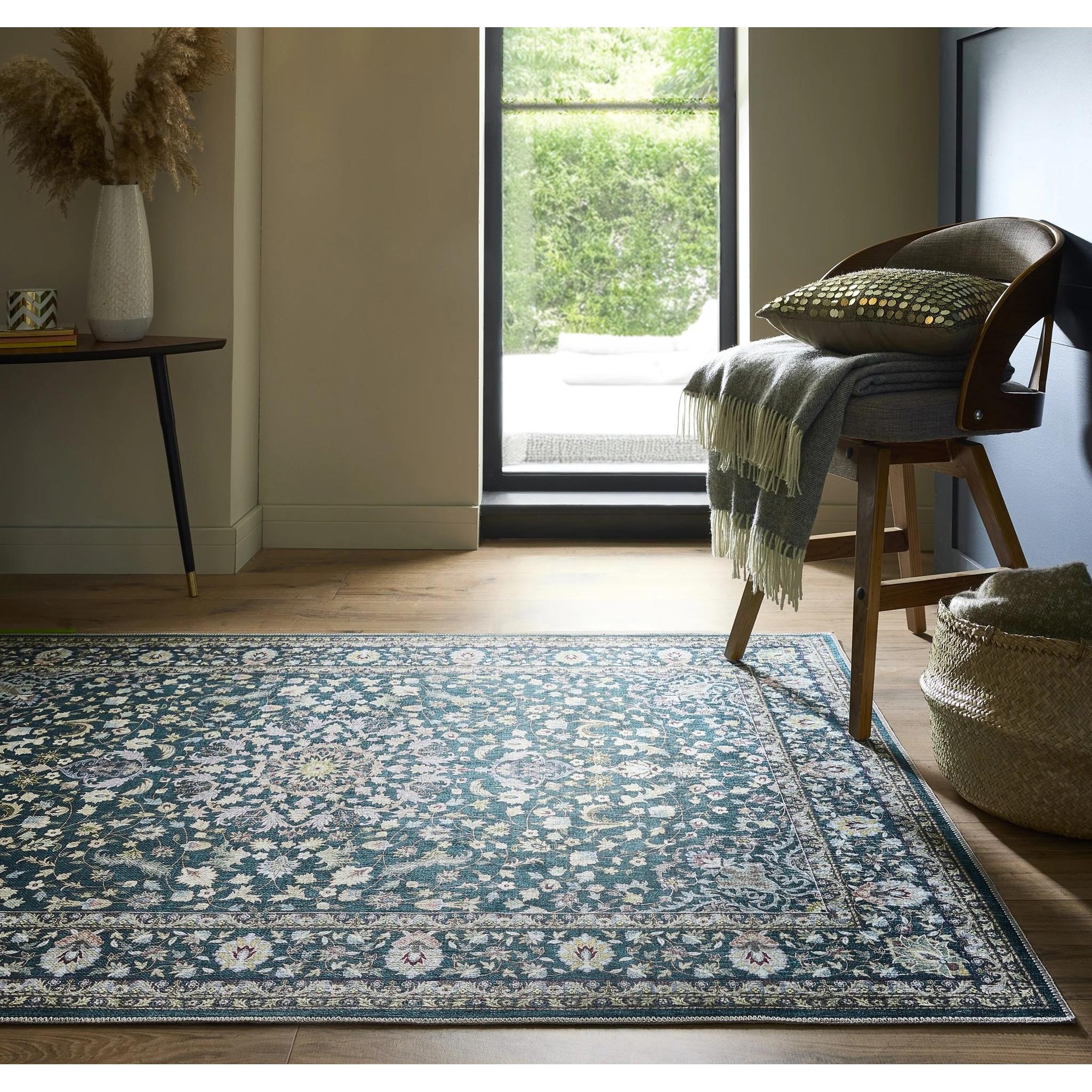Origins Washable Traditional Windsor Emerald Bordered Rug in Green Medium 120x170 cm (4'x5'6")
