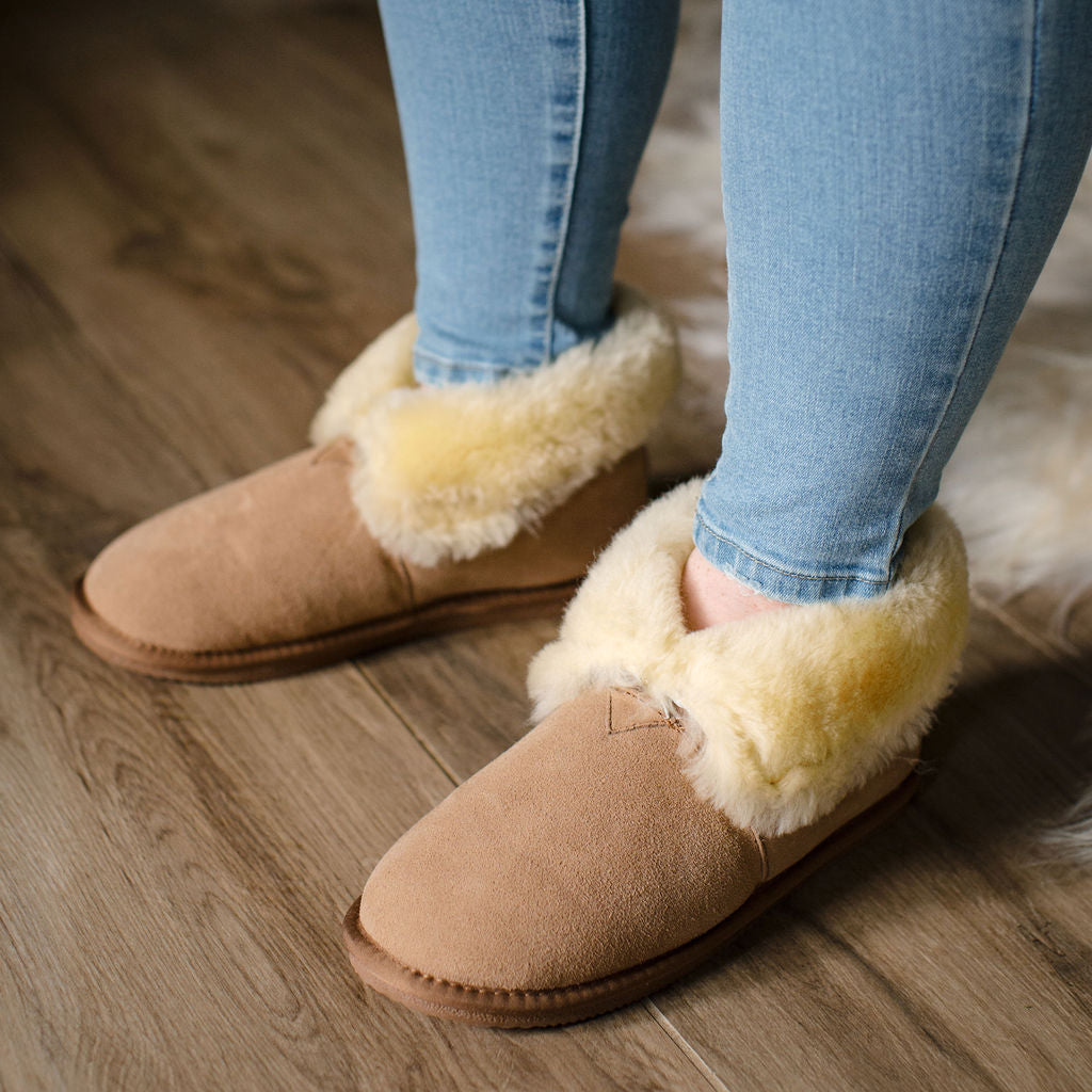 Deluxe Ladies 'Sarah' Sheepskin Slipper Boot - Chestnut
