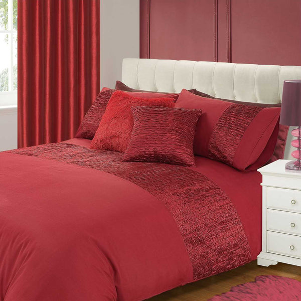 Intimates Freya Burgundy Duvet Cover & Pillowcase Set