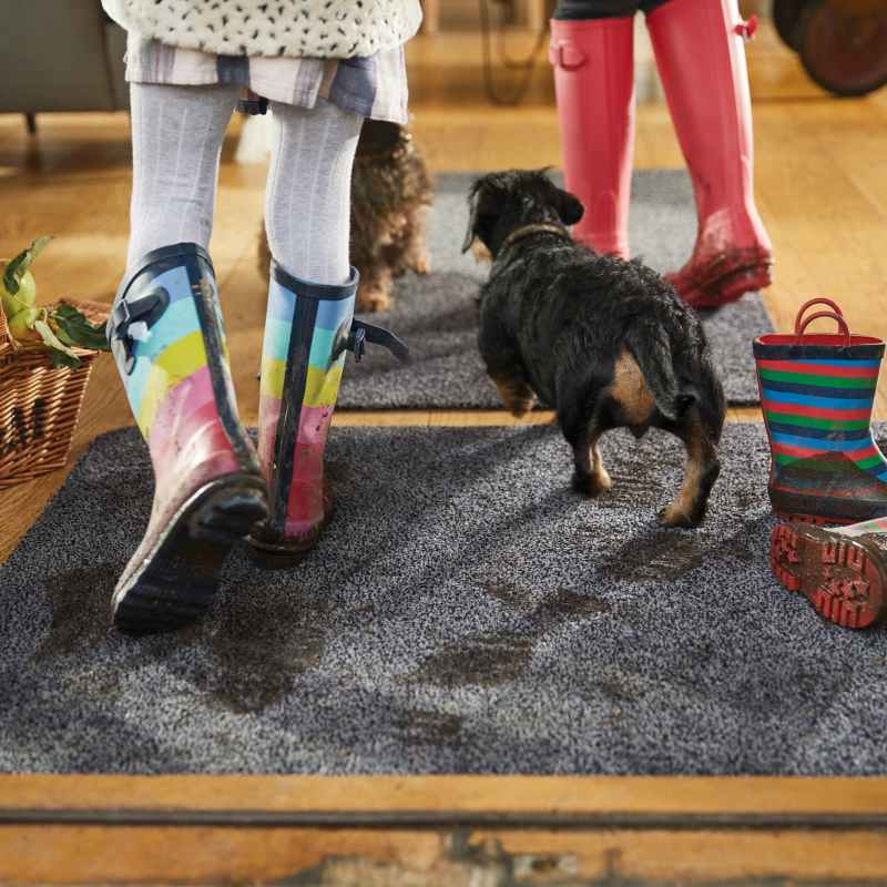 Plain Fleck Washable Hug Rug Doormat in Charcoal