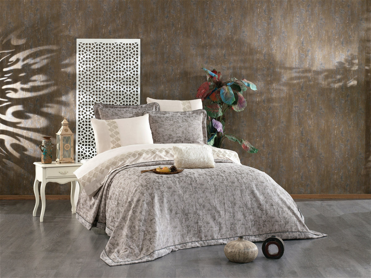 Sara 8-Piece Luxury Bridal Bedding Set