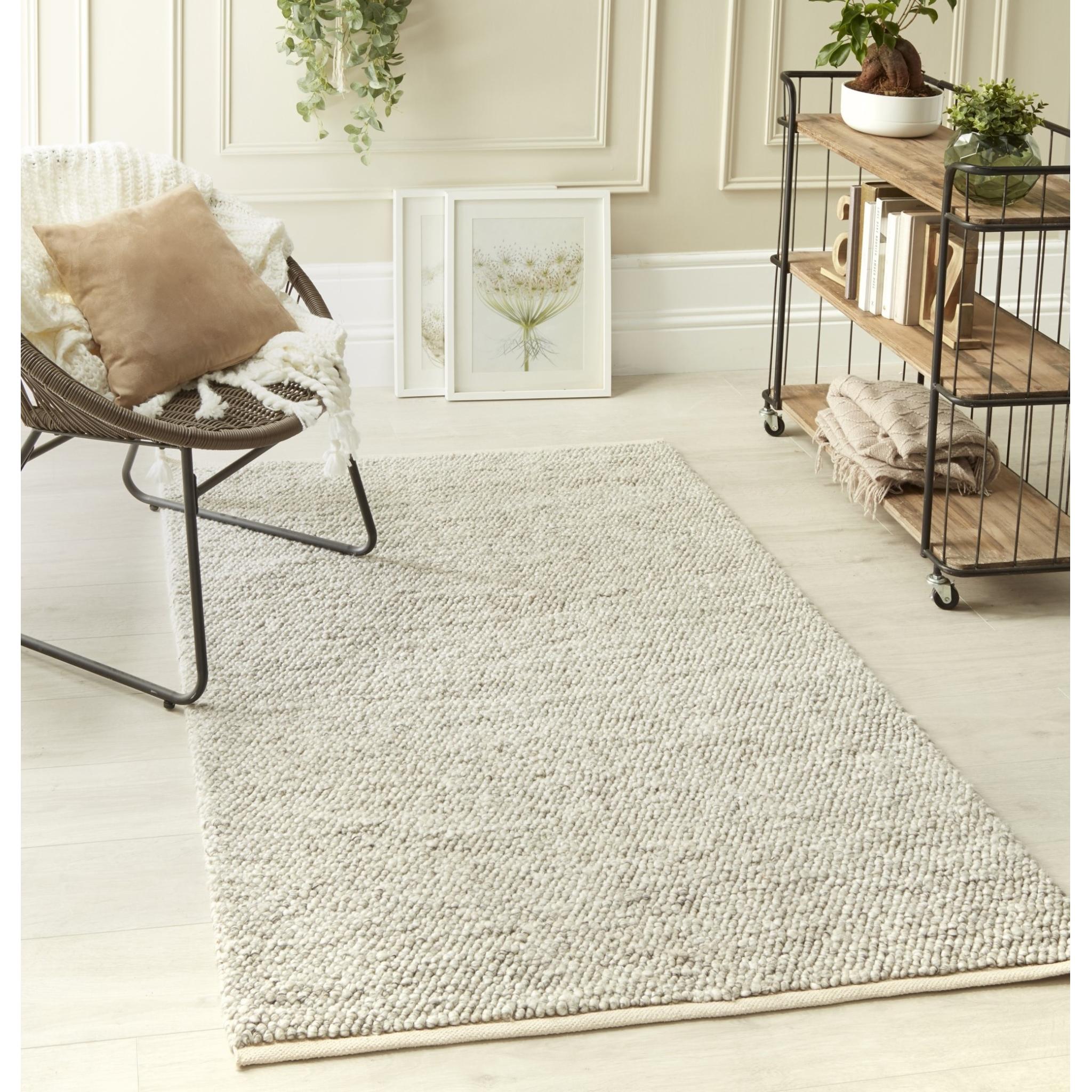 La Playa Hand Woven Pebble Wool Rug in Silver Medium 120x170 cm (4'x5'6")