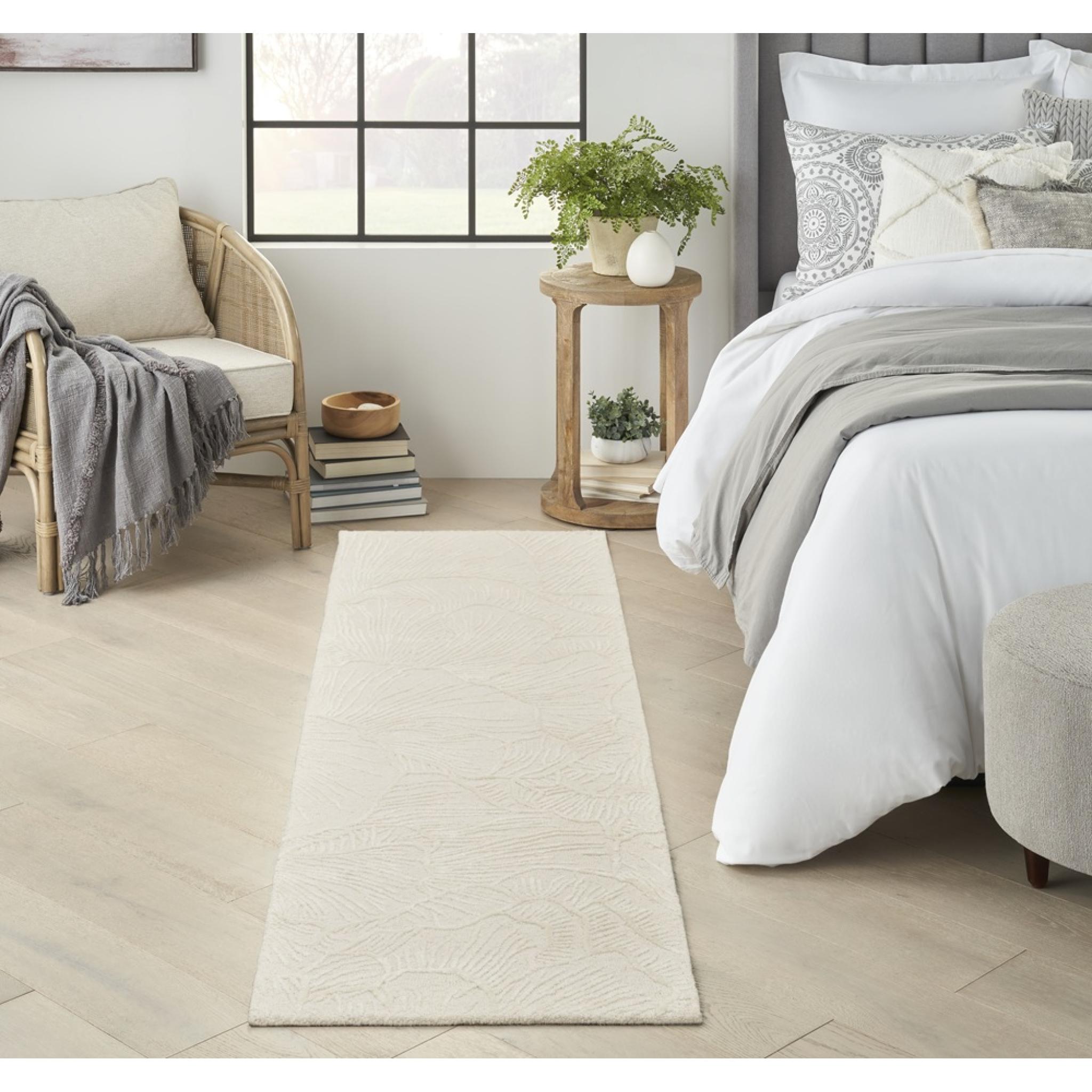 Avra AVR01 Handmade Ivory Floral Hand Tufted Botanical Design Wool Rayon Rug by Nourison Runner 69 x 229 cm (2'3"x7'6")