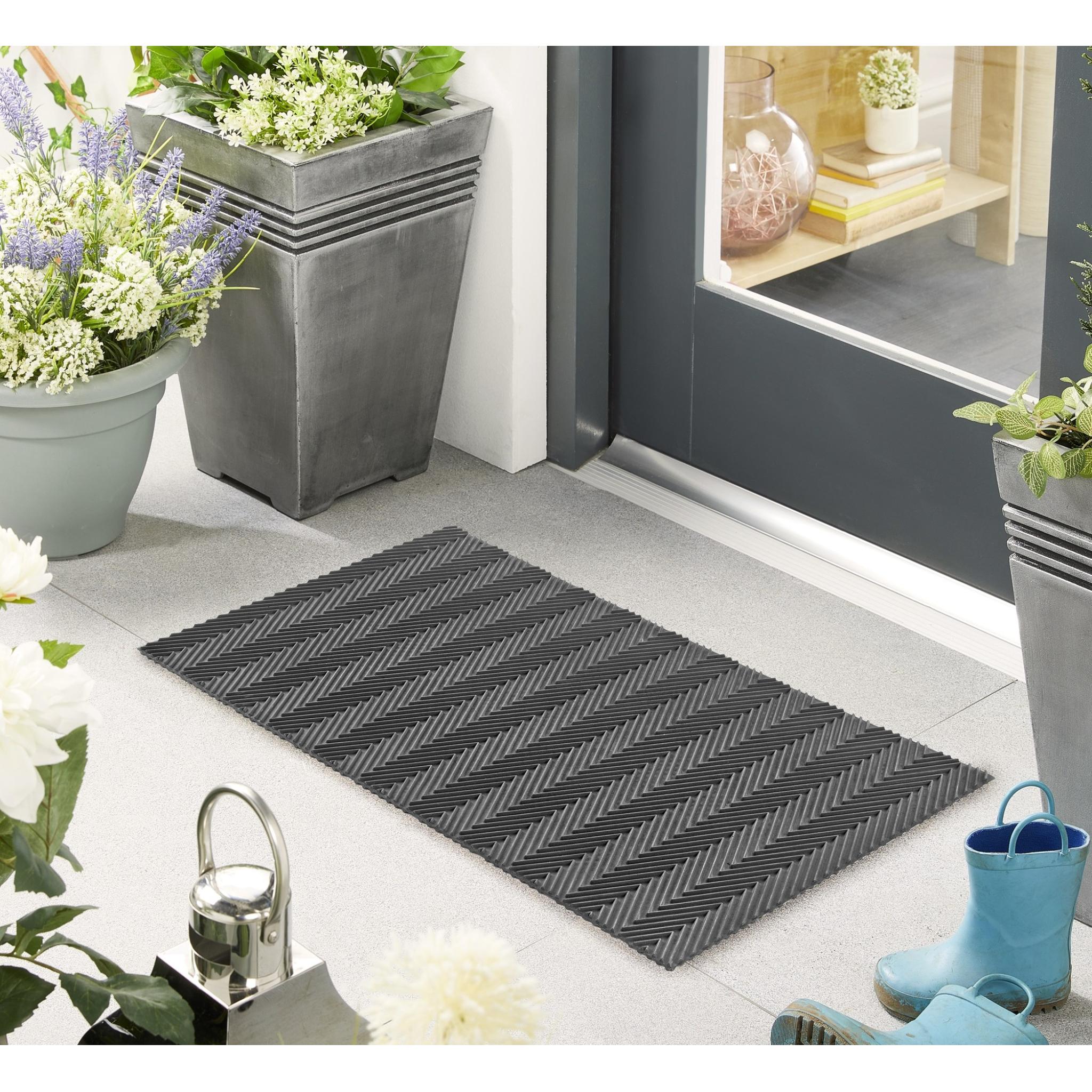 My Mat Reversible Black Rubber Zig Zag Doormat in 45 x 75 cm
