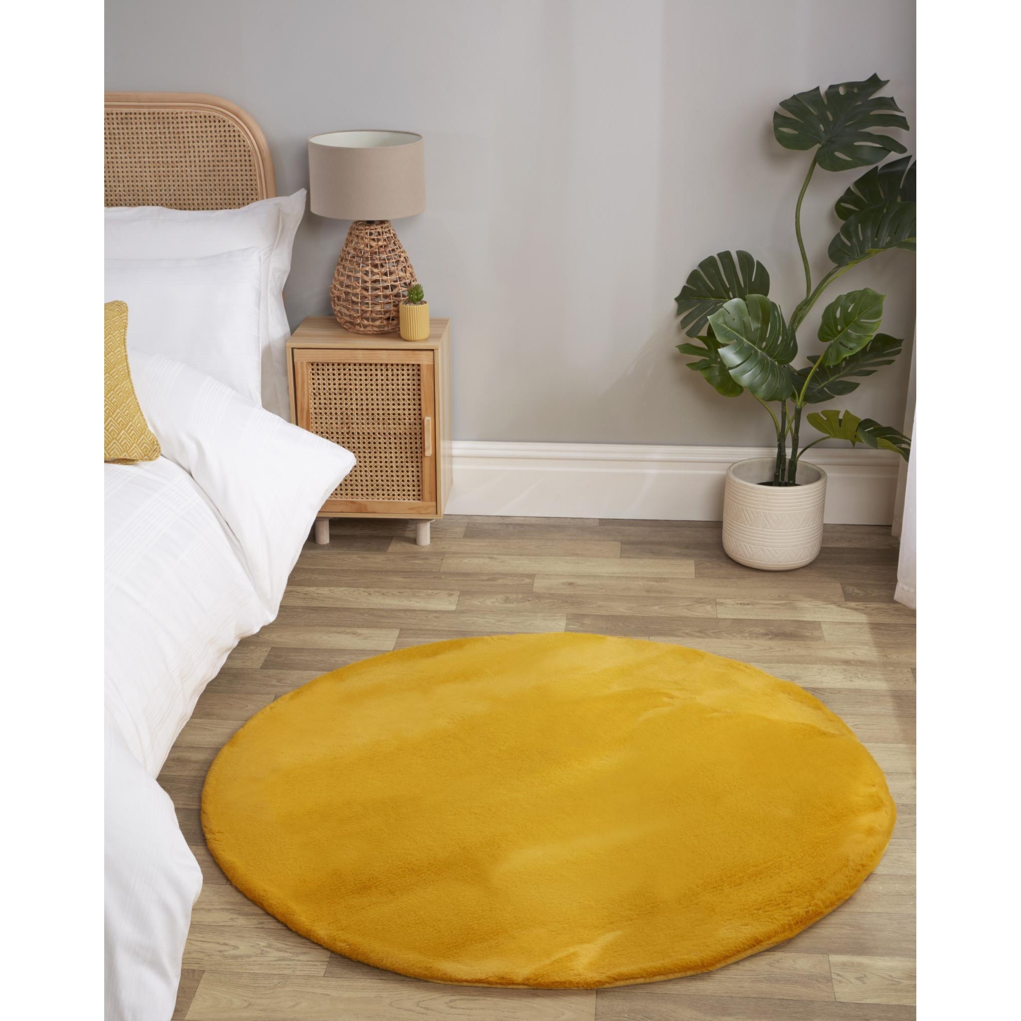 Luxe Faux Fur Plain Super Soft Shaggy Rug in Ochre Yellow Circle 133x133 cm (4'5"x4'5")
